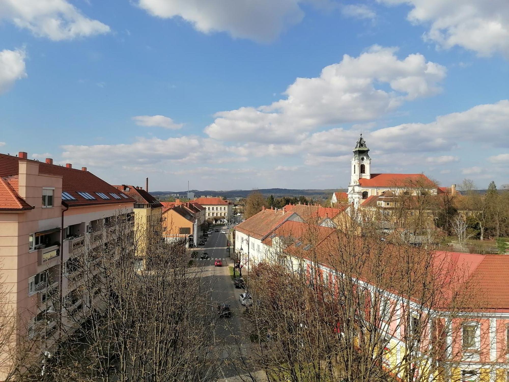Shine Apartman Szentgotthárd Exterior photo